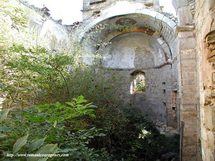 INTERIOR DEL TEMPLO HACIA LA CABECERA